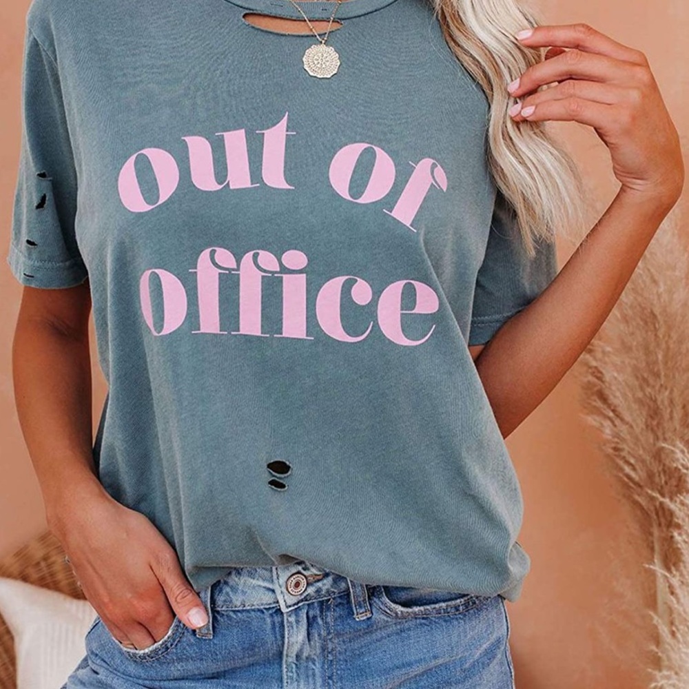 🔹New🔹Distressed Graphic Tee - Picture 3 of 9